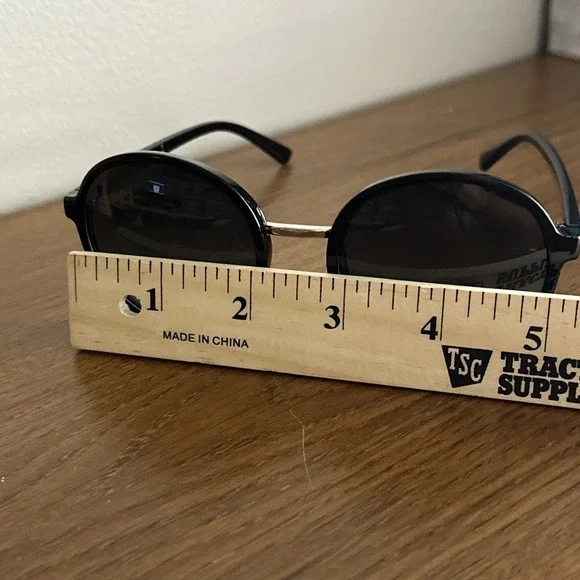 Vince Camuto Women's Round Sunglasses Black Frame Smoke Lenses UV Protection - Picture 6 of 8